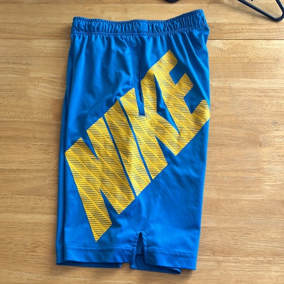 shorts - Picture 2 of 5